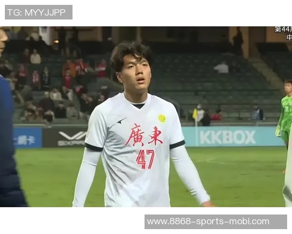 广东队逆转中国香港姜至鹏禁区小角度射门精彩破门助力胜利 广东队逆转中国香港姜至鹏禁区小角度射门精彩破门助力胜利