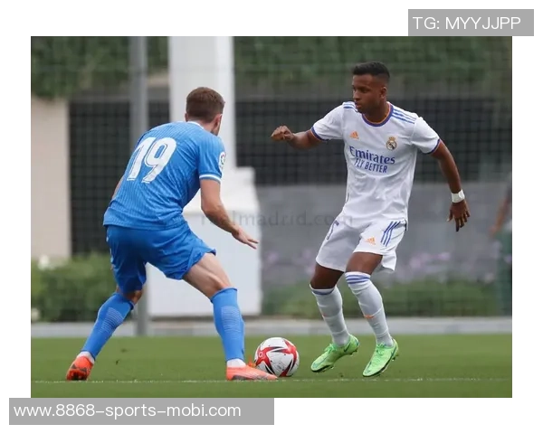 奥赖利英格兰队首秀精彩纷呈斯通斯亲自颁发纪念帽子致敬新星